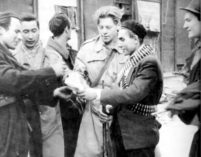 Раздача листовок Раздача листовок