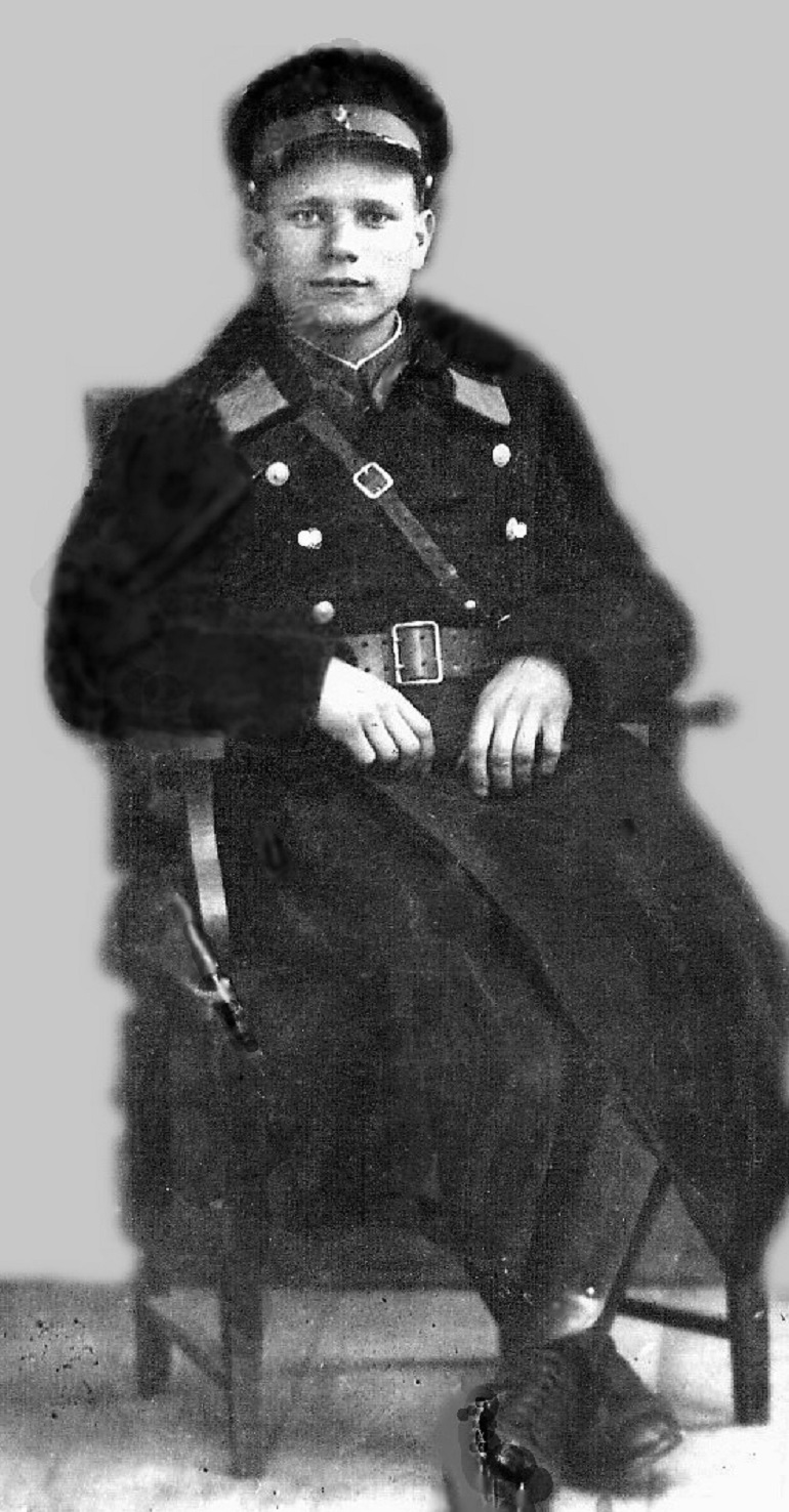 Николай Турок после прохождения в 1940 г. подготовки в Гродненской школе милиции исполнял обязанности участкового Свислочского РО НКВД Николай Турок после прохождения в 1940 г. подготовки в Гродненской школе милиции исполнял обязанности участкового Свислочского РО НКВД
