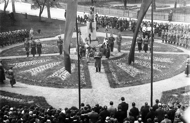 1935-05-14 церемония в честь польского маршала Юзефа Пилсудского (Привокзальная площадь)