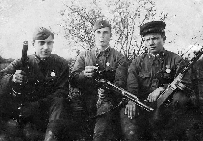 Бойцы из конвойных войск НКВД